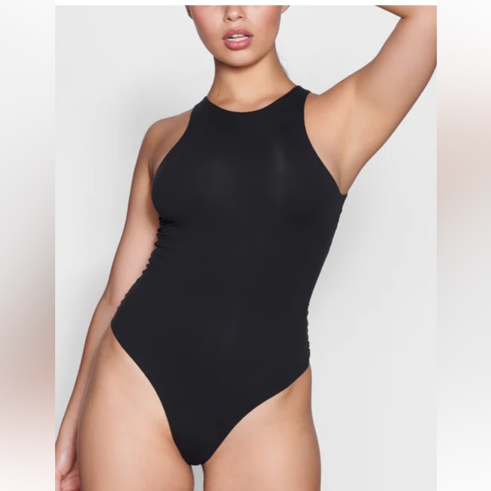 Skims fits everybody black bodysuit